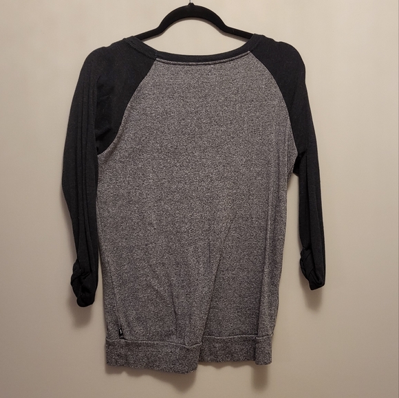 TNA long sleeve Tshirt - Picture 2 of 2